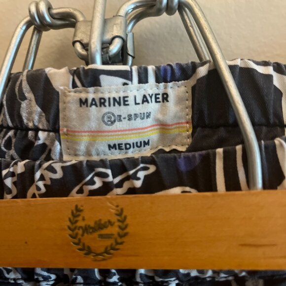 Marine Layer Allison Pant in Phantom/White Foliage Print Large - Picture 4 of 5